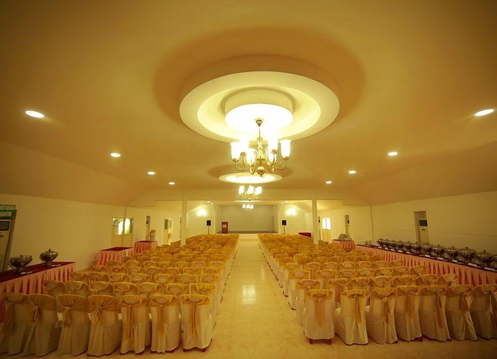 Quality Airport Hotels Nedumbassery Exterior foto